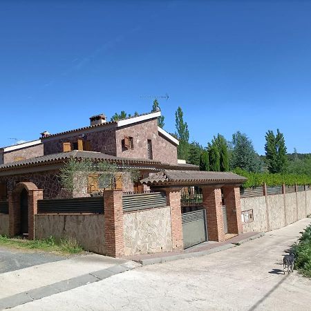 Xalet Cal Cadiach Villa Прадес Екстериор снимка